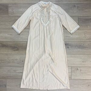 Vintage Iris Bert Yelin Nightgown